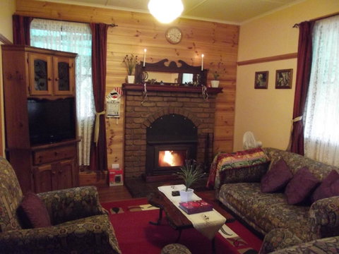 Blue Wren Riverside Cottage - Sunshine Coast Tourism 18