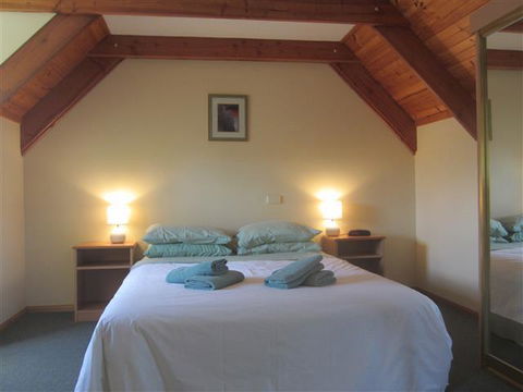 Kitty\'s Cottages - Managed By BIG4 Strahan Holiday Retreat - Sunshine Coast Tourism 5