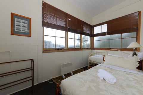 Edinburgh Gallery Bed & Breakfast - Sunshine Coast Tourism 35