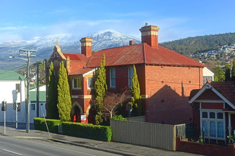 Edinburgh Gallery Bed & Breakfast - Sunshine Coast Tourism 0