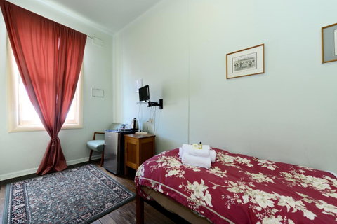 Edinburgh Gallery Bed & Breakfast - Sunshine Coast Tourism 29