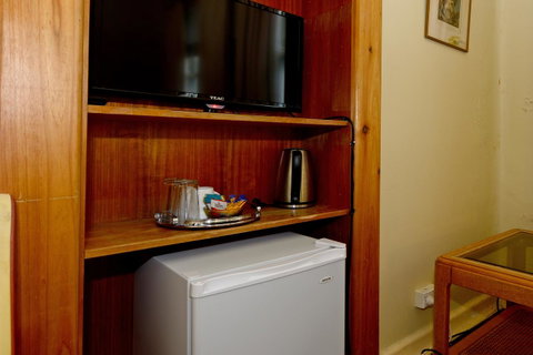Edinburgh Gallery Bed & Breakfast - Sunshine Coast Tourism 22