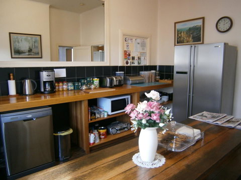 Edinburgh Gallery Bed & Breakfast - Sunshine Coast Tourism 5