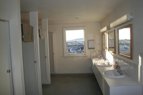 Arthouse Hostel - Sunshine Coast Tourism 15