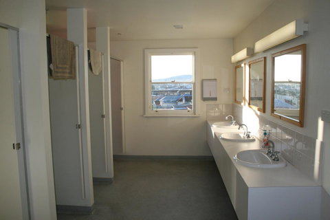 Arthouse Hostel - Sunshine Coast Tourism 35
