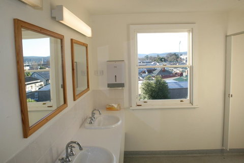 Arthouse Hostel - Sunshine Coast Tourism 12