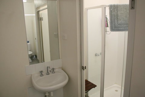 Arthouse Hostel - Sunshine Coast Tourism 4