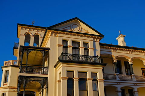 Maylands Lodge - Sunshine Coast Tourism 24