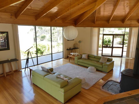 Osprey Lodge & Bungalow - Sunshine Coast Tourism 7