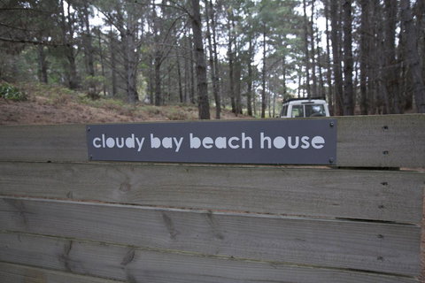Cloudy Bay Beach House - Sunshine Coast Tourism 4