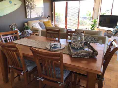 Bicheno Getaway - Sunshine Coast Tourism 4