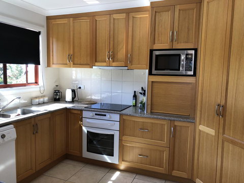 Bicheno Getaway - Sunshine Coast Tourism 5