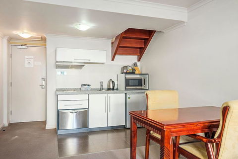 Apartment 104 - Sunshine Coast Tourism 7