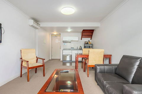 Apartment 104 - Sunshine Coast Tourism 14