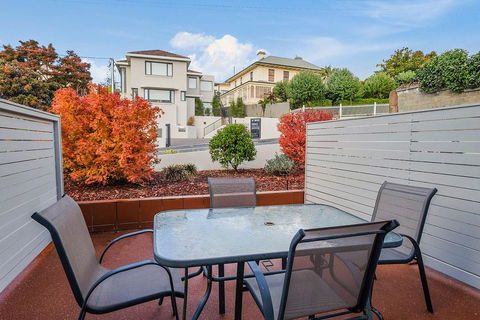 Apartment 104 - Sunshine Coast Tourism 16