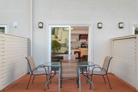 Apartment 104 - Sunshine Coast Tourism 6