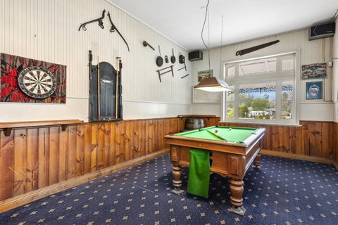 Empire Hotel Queenstown - Sunshine Coast Tourism 17