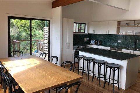 HIDDEN HAVEN Binalong Bay - Sunshine Coast Tourism 5