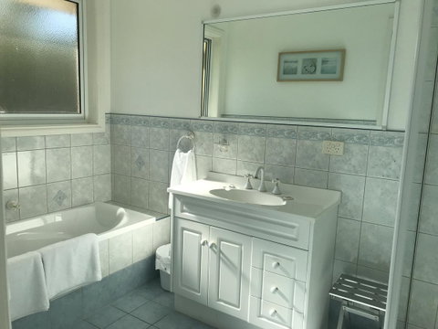 Taras Richmond Farmstay - Sunshine Coast Tourism 4