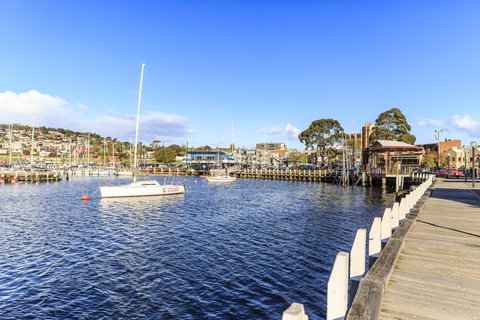 Bellerive Marina View Apartments No 28 - Sunshine Coast Tourism 32