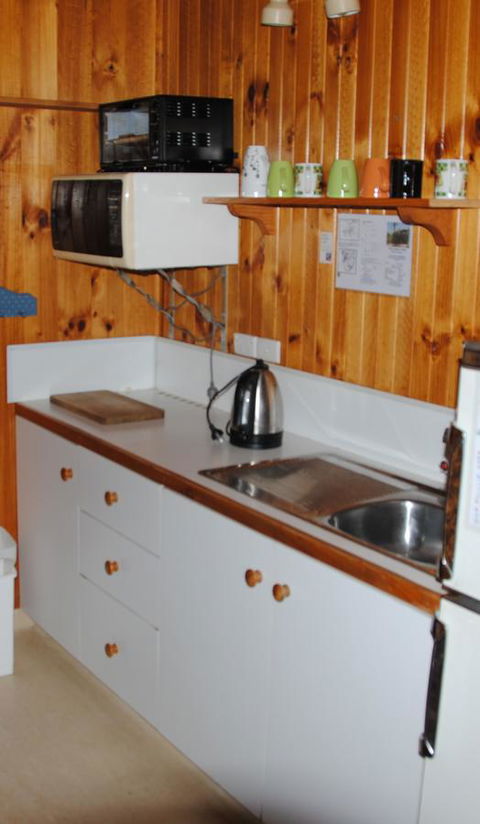 The Wombat Cottage - Sunshine Coast Tourism 11
