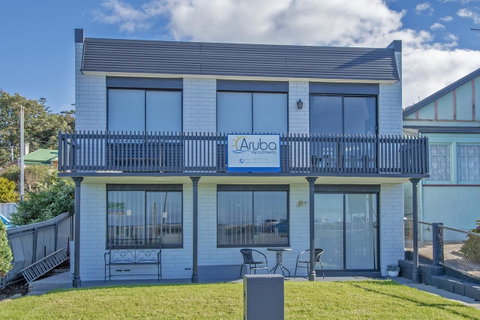 Aruba Apartments - Sunshine Coast Tourism 2
