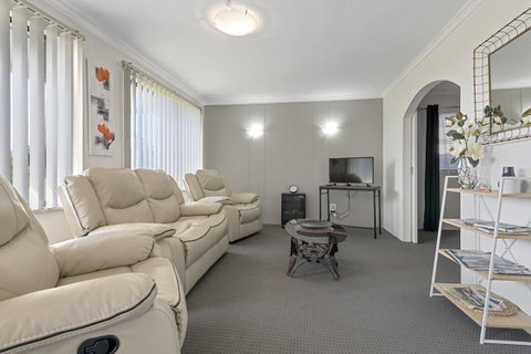Aruba Apartments - Sunshine Coast Tourism 9