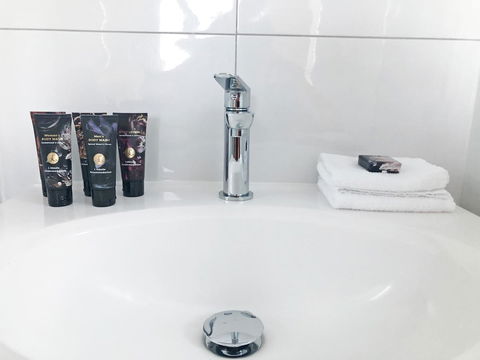 EMBRACING EVANDALE - Hosted By L'Abode Accommodation - Holiday Sunshine Coast 24