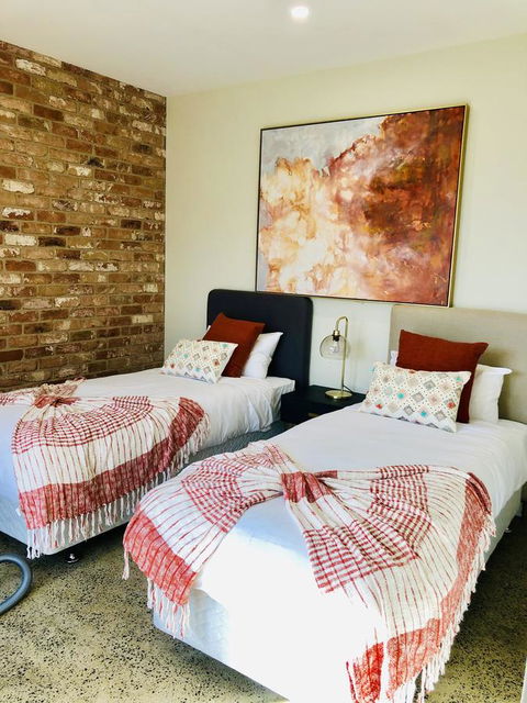 EMBRACING EVANDALE - Hosted By L'Abode Accommodation - Holiday Sunshine Coast 4