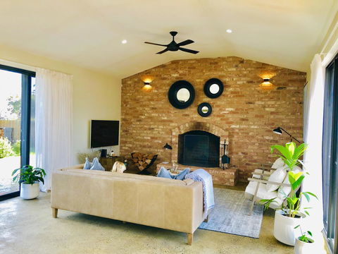 EMBRACING EVANDALE - Hosted By L'Abode Accommodation - Holiday Sunshine Coast 7