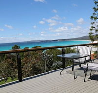 Driftwood Bay of Fires - Holiday Sunshine Coast