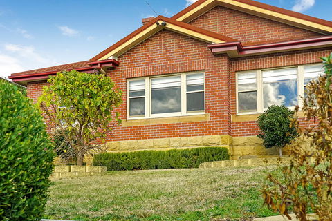 Gorgeous Hobart Accommodation - Park On Park - New Town - Sunshine Coast Tourism 1