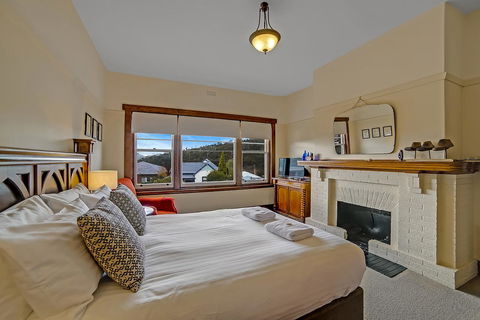 Gorgeous Hobart Accommodation - Park On Park - New Town - Sunshine Coast Tourism 2