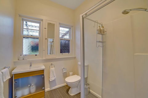 Gorgeous Hobart Accommodation - Park On Park - New Town - Sunshine Coast Tourism 42