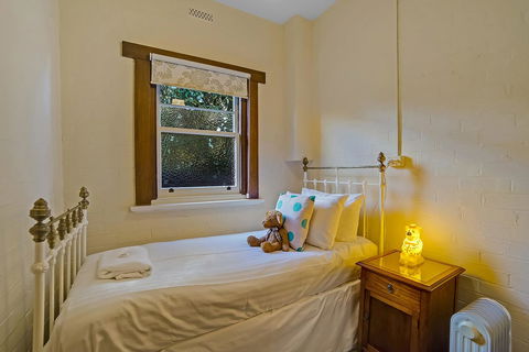 Gorgeous Hobart Accommodation - Park On Park - New Town - Sunshine Coast Tourism 32
