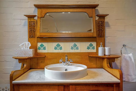 Gorgeous Hobart Accommodation - Park On Park - New Town - Sunshine Coast Tourism 37