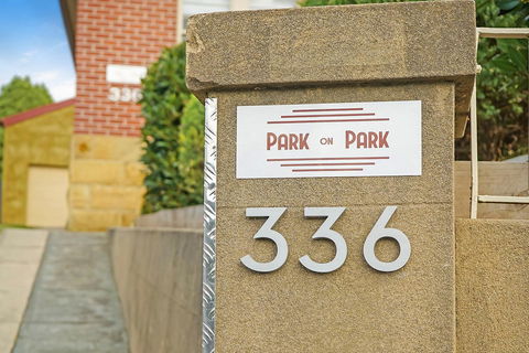 Gorgeous Hobart Accommodation - Park On Park - New Town - Sunshine Coast Tourism 4