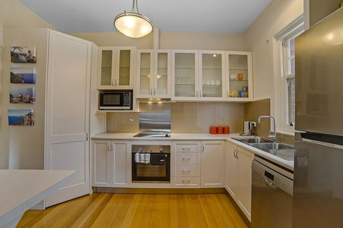 Gorgeous Hobart Accommodation - Park On Park - New Town - Sunshine Coast Tourism 18