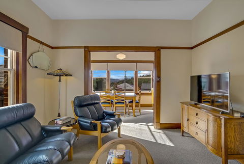 Gorgeous Hobart Accommodation - Park On Park - New Town - Sunshine Coast Tourism 10