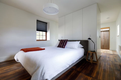 Blue Magnolia - Sunshine Coast Tourism 30