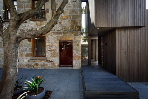 Blue Magnolia - Sunshine Coast Tourism 0