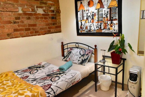 Hobart's Accommodation & Hostel - Sunshine Coast Tourism 1