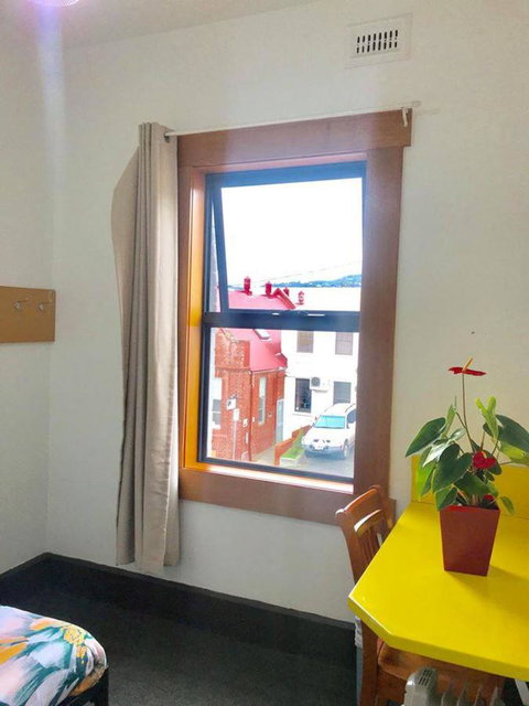 Hobart's Accommodation & Hostel - Sunshine Coast Tourism 14