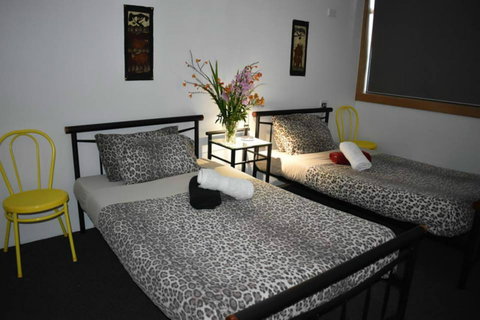 Hobart's Accommodation & Hostel - Sunshine Coast Tourism 19