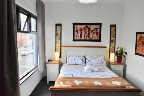 Hobart's Accommodation & Hostel - Sunshine Coast Tourism 6