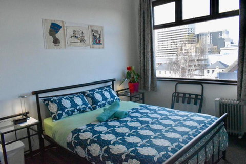 Hobart's Accommodation & Hostel - Sunshine Coast Tourism 12