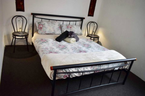 Hobart's Accommodation & Hostel - Sunshine Coast Tourism 26