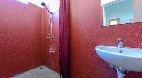 Hobart's Accommodation & Hostel - Sunshine Coast Tourism 35