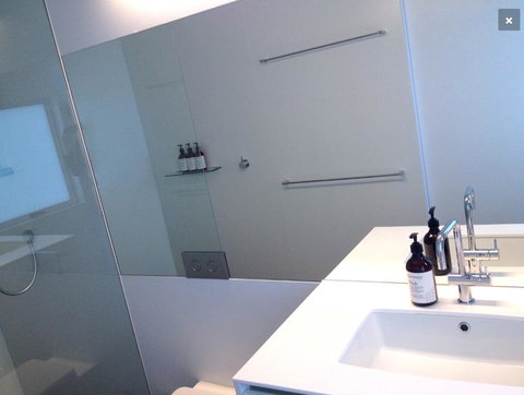 Avalon City Retreat - Holiday Sunshine Coast 12