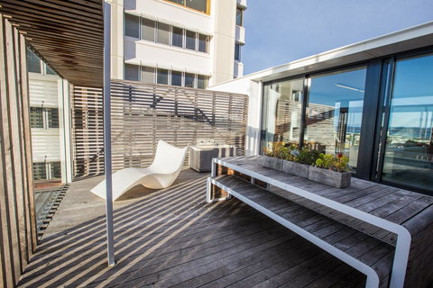 Avalon City Retreat - Holiday Sunshine Coast 0